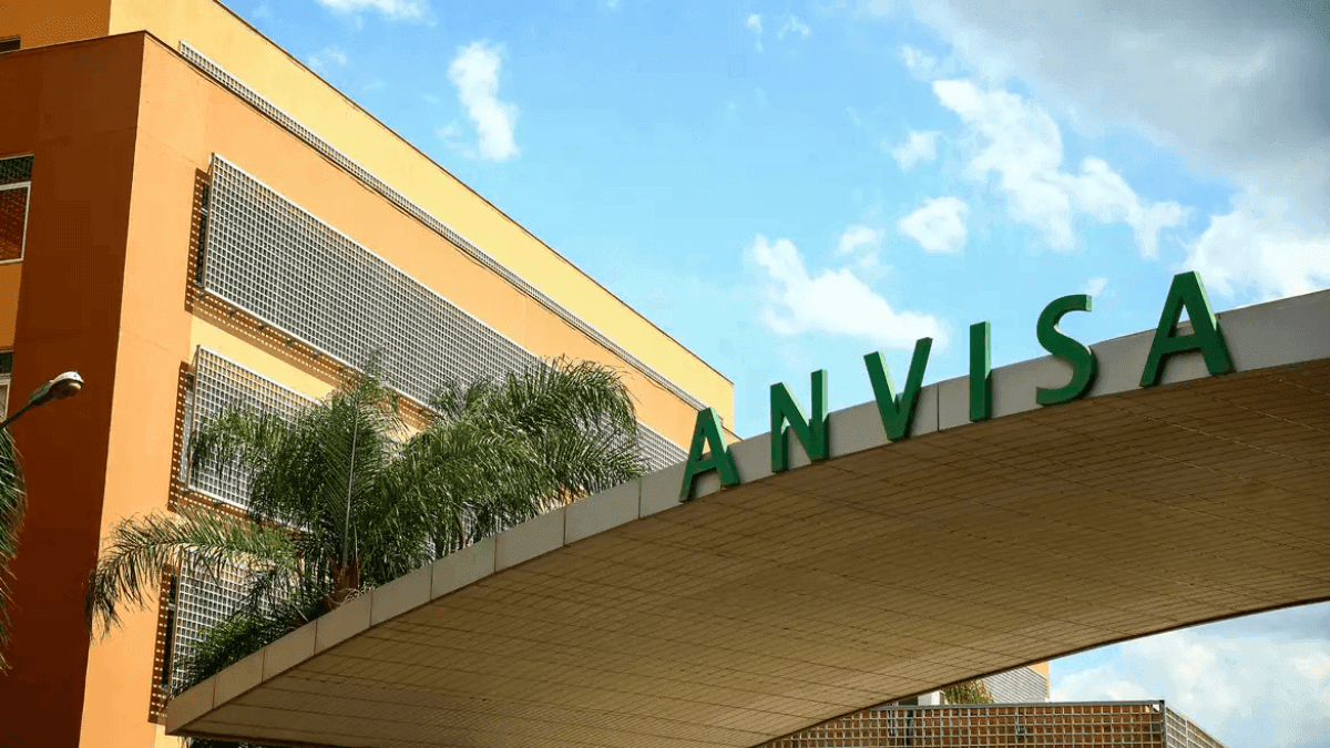 Anvisa decide hoy futuro de la RDC 327 en una reunión que podría redefinir las reglas para productos de cannabis en Brasil
